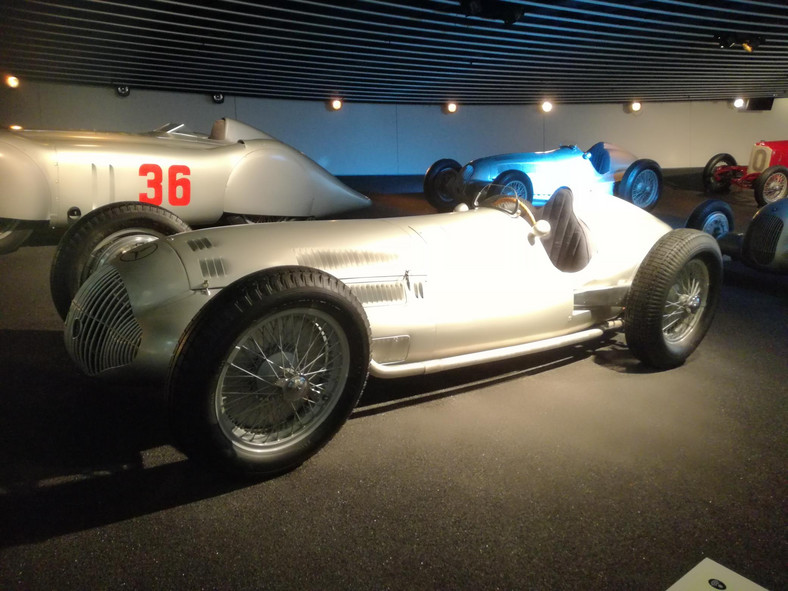 Muzeum Mercedesa w Stuttgarcie