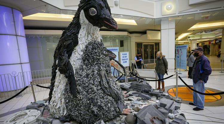 pingvin szobor
