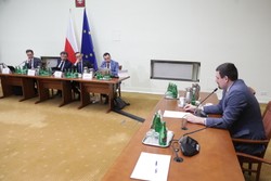 Komisja ds. wyborów kopertowych. Klimiuk: To Poczta Polska jako pierwsza zleciła PWPW na wydruk kart