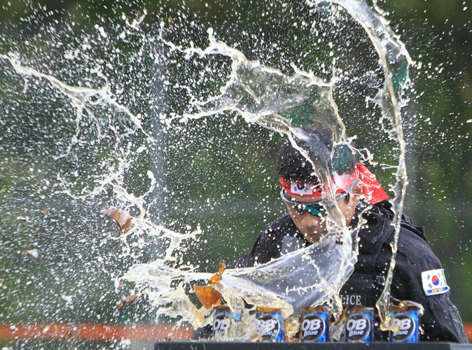 Południowokoreańscy policjanci przygotowują się do szczytu G20 w Seulu.