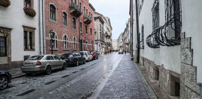 Kraków w czerwonej strefie. Puste ulice i rynek