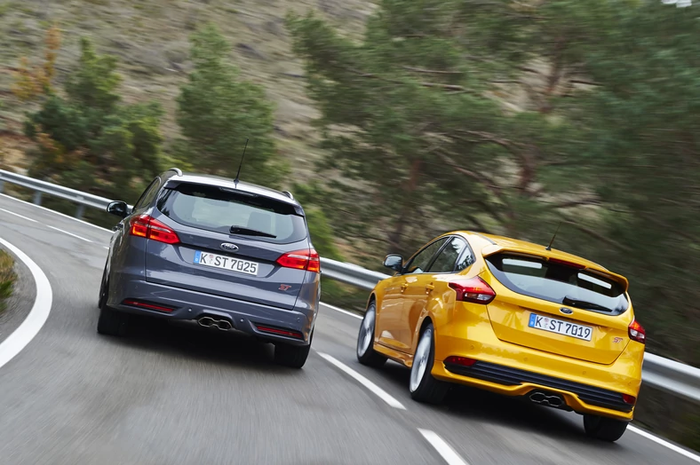 Ford Focus ST jest dostępny w dwóch odmianach nadwoziowych – hatchback i kombi