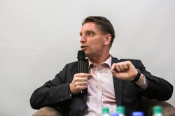 Tomasz Sz., kurtka w stylu KGB i "Mariusz z PiS". Kontrowersyjny wpis Lisa