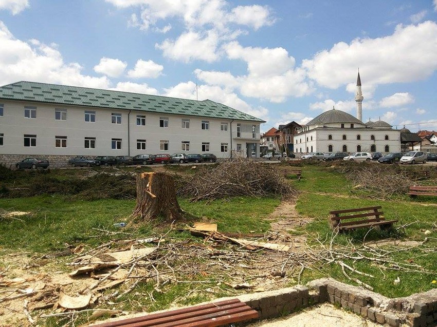 Žalostan prizor ispred opštine