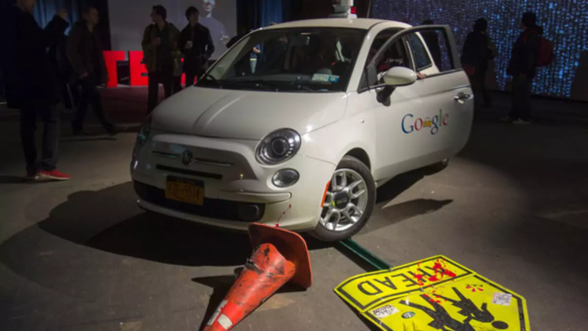 Felieton Joachima Snocha: Scholastyka w rytmie Google Car