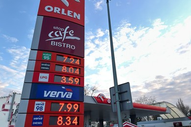 Paliwowy rekord na stacjach. Od poniedziałku 23 marca benzyna 95 i LPG już za tyle