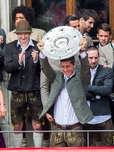 Tak Robert Lewandowski z kolegami z Bayernu świętował mistrzowski tytuł