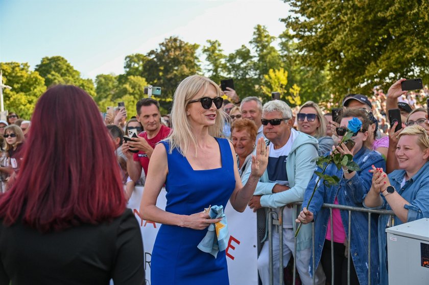 Aktorka dziękowała publiczności za obecność.