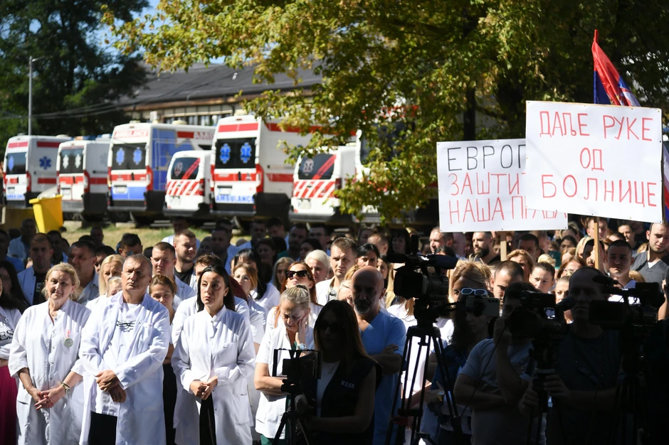 Protest zdravstvenih radnika u Kosovskoj Mitrovici