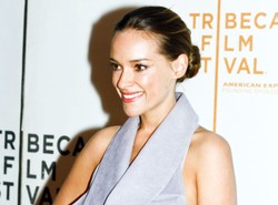 Alicja Bachleda-Curuś nie uczy synka polskiego języka