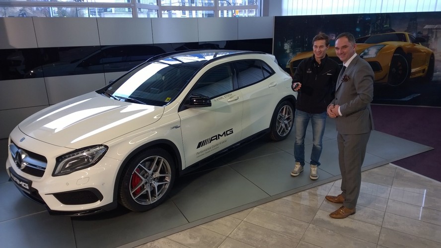 Kamil Stoch i mercedes GLA 45 AMG