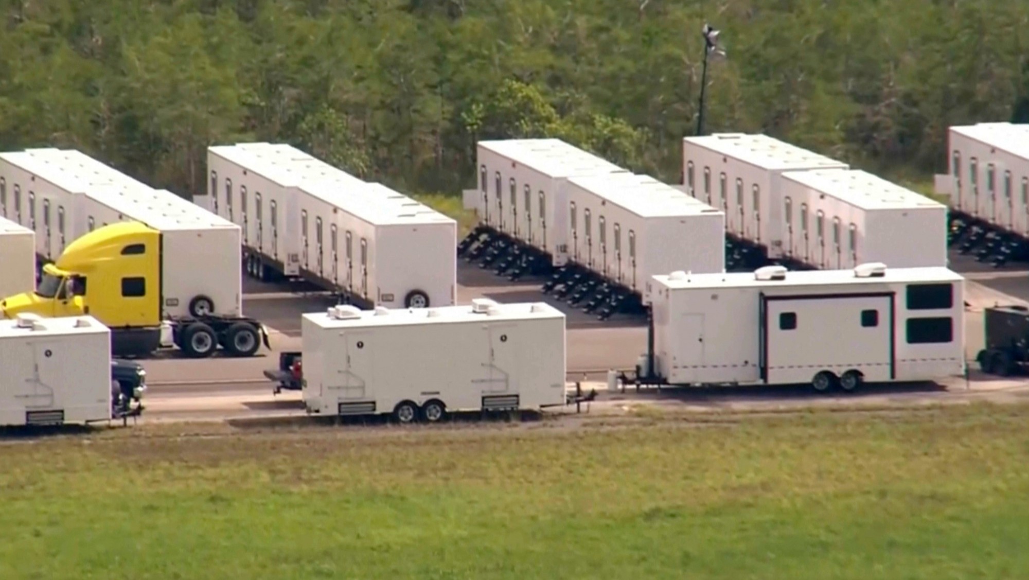 Záchytné centrum pre migrantov na Floride, známe pod prezývkou Aligátorí Alcatraz.