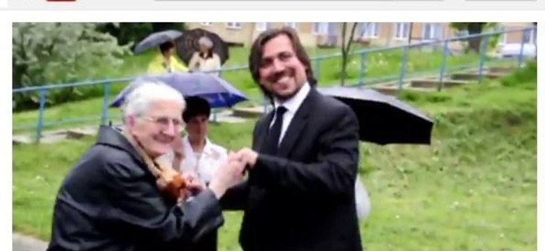 Tak się bawią emeryci. Agent Tomek i "Ona tańczy dla mnie"