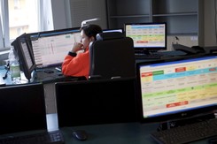 500 wezwań o pomoc w dzień i w nocy. Stąd koordynują ratowanie życia