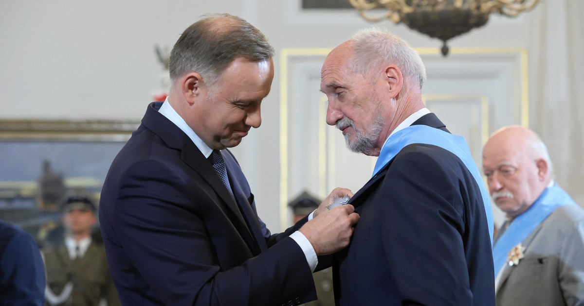 Jak naprawdę wyglądały stosunki Dudy i Macierewicza? "Andrzej się go bał"