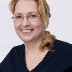 Dr. Farkas Mariann