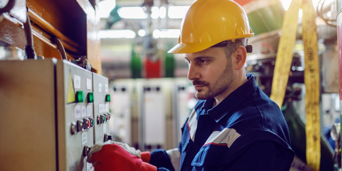 W 2026 r. zabraknie pracowników w kluczowych branżach. Urzędy i firmy szykują się na kryzys.