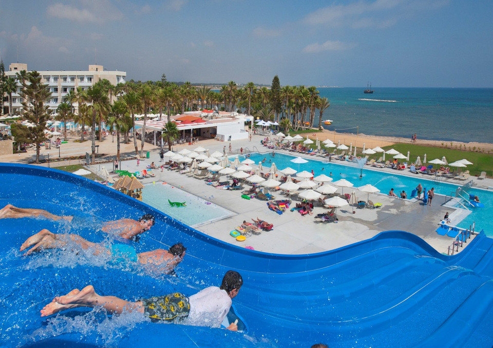 7. Louis Phaethon Beach, Pafos, Cypr