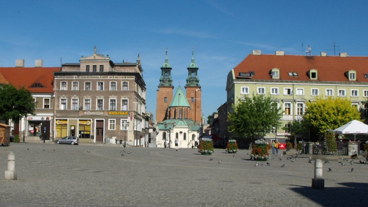 12 letnich weekendów potrwa tegoroczna edycja Królewskiego Festiwalu Artystycznego w Gnieźnie (Wielkopolskie). W programie znalazło się kilkadziesiąt wydarzeń, m.in. koncerty, występy teatrów ulicznych i festiwal kultury słowiańskiej.