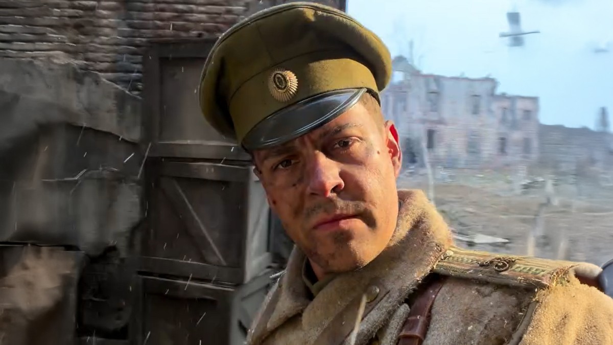MILOŠ BIKOVIĆ U VOJNIČKOJ UNIFORMI Lice u posekotinama prljavo od blata, podelio snimak: 