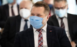 Kiedy uczniowie wrócą do szkół? Czarnek podał możliwy termin