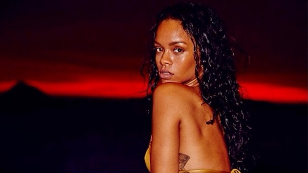 Rihanna na swoim Instagramie znowu pochwaliła się serią seksownych zdjęć z wakacji w Brazylii.