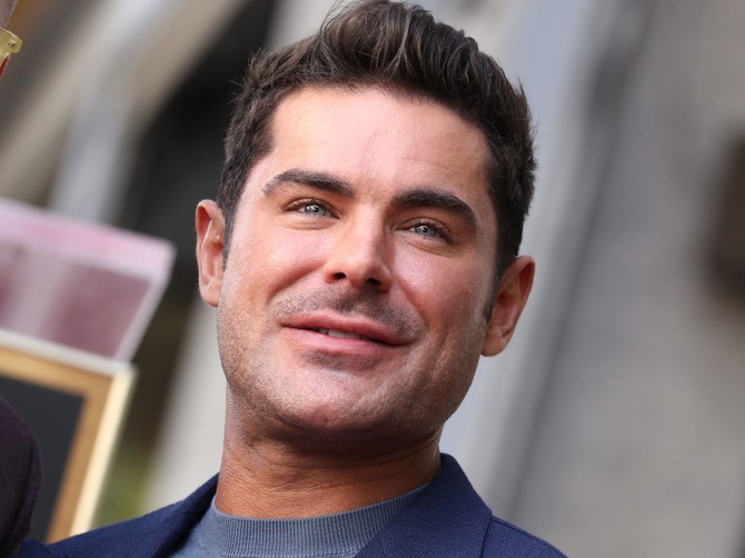 Zak Efron neprepoznatljiv - fanovi šokirani kako izgleda njegovo lice