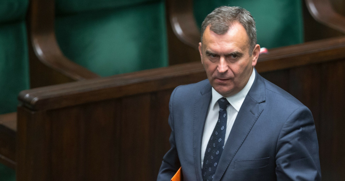 Włodzimierz Karpiński was in custody.  He writes about Andrzej Duda’s “wicked” actions