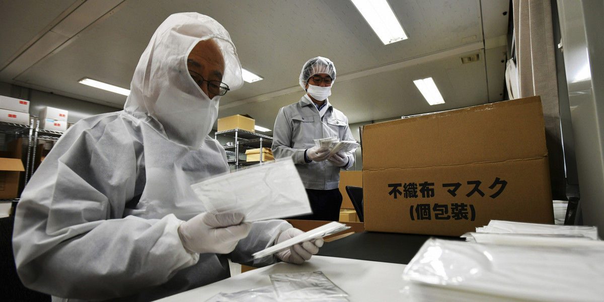 Japońska spółka, która zajmuje się m.in. tworzeniem maseczek ochronnych, w wyniku rozprzestrzeniania się koronawirusa w Chinach zyskała na giełdzie ok. 280 proc. 