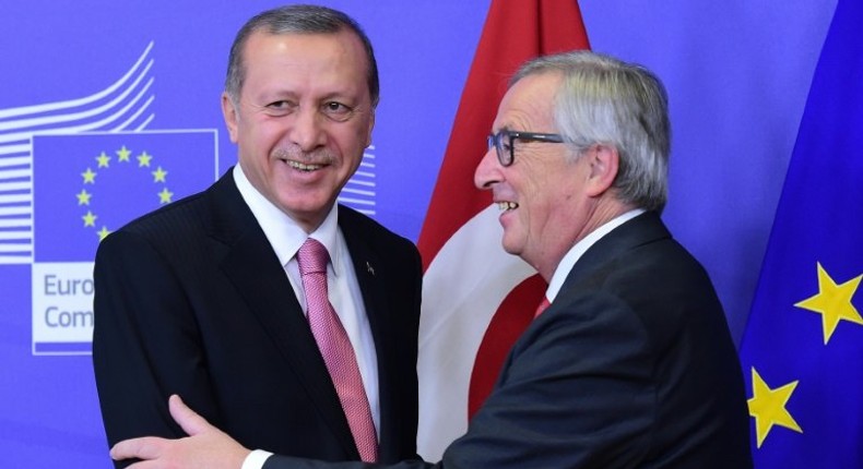 Turkey's President Recep Tayyip Erdogan (left) meets European Commission President Jean-Claude Juncker in Brussels in 2015