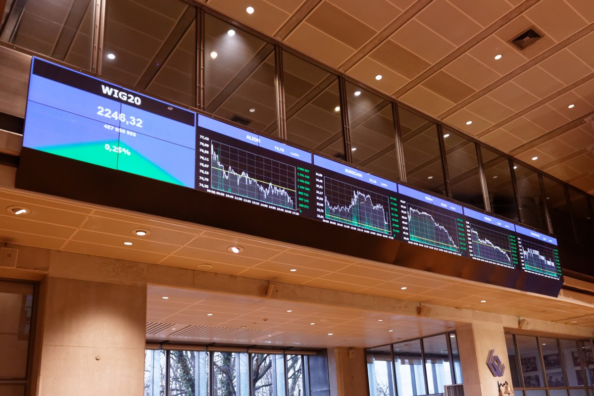 Dwie spółki z GPW zyskały setki procent w dwa tygodnie. Rządowy zastrzyk finansowy działa