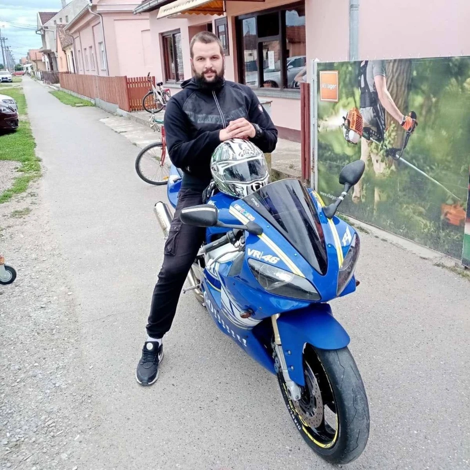 Ovo je motociklista Nikola koji je stradao u saobraćajnoj nesreći kod Bogatića