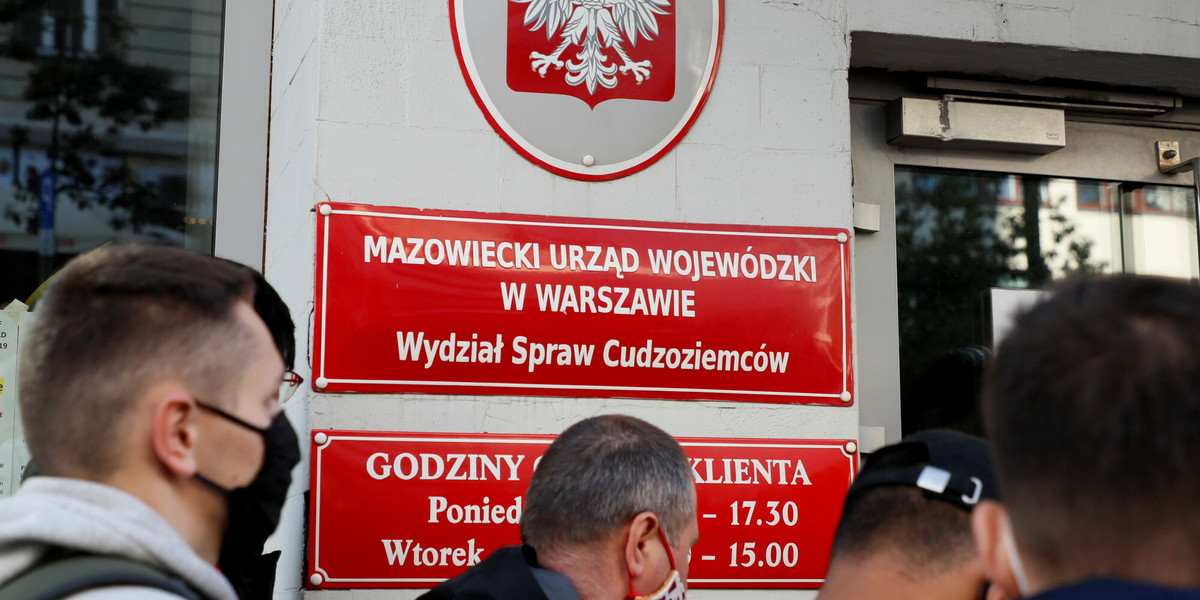 Już za tydzień wejdą w życie przepisy, które specjalistom i fachowcom z Białorusi bardzo ułatwią zawodowy start w Polsce - pisze "Rz".