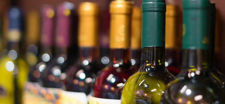 "SE":  Kilkadziesiąt tysięcy butelek wina zniknęło z magazynów Orlenu