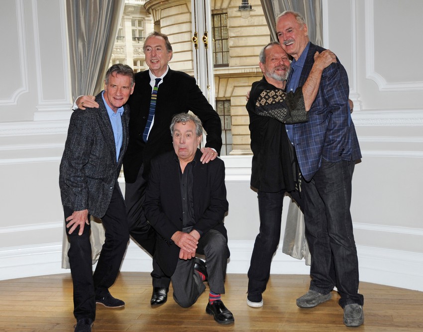 Montipajtonovci novembra 2013: Majkl Pejlin, Erik Ajdl, Teri Džouns, Teri Gilijam i Džon Kliz