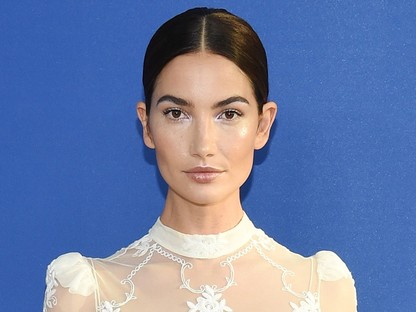 Lily Aldridge maxiruhája egy igazi álom