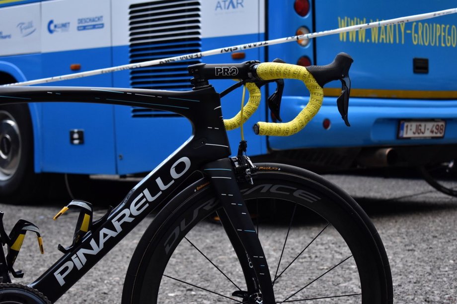 Rower Pinarello Dogma F10, na którym Walijczyk Geraint Thomas z Team Sky ściga się w Tour de France