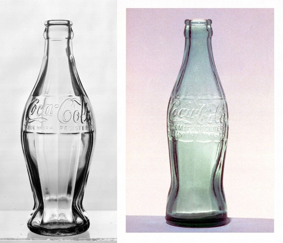 Charakterystyczna, przypominająca kobiecą figurę, butelka Coca-Coli powstała w 1914 roku.  Zaprojektował ją Earl Dean. Jego inspiracją była znana aktorka Mea Westi. Zdjęcie: Pierwsze konturowe butelki Coca-Coli z 1914 i 1916 roku