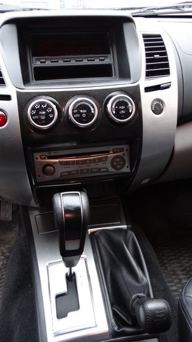 Mitsubishi pajero sport