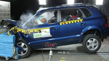 Hyundai Tucson I (2004-10) - crash test