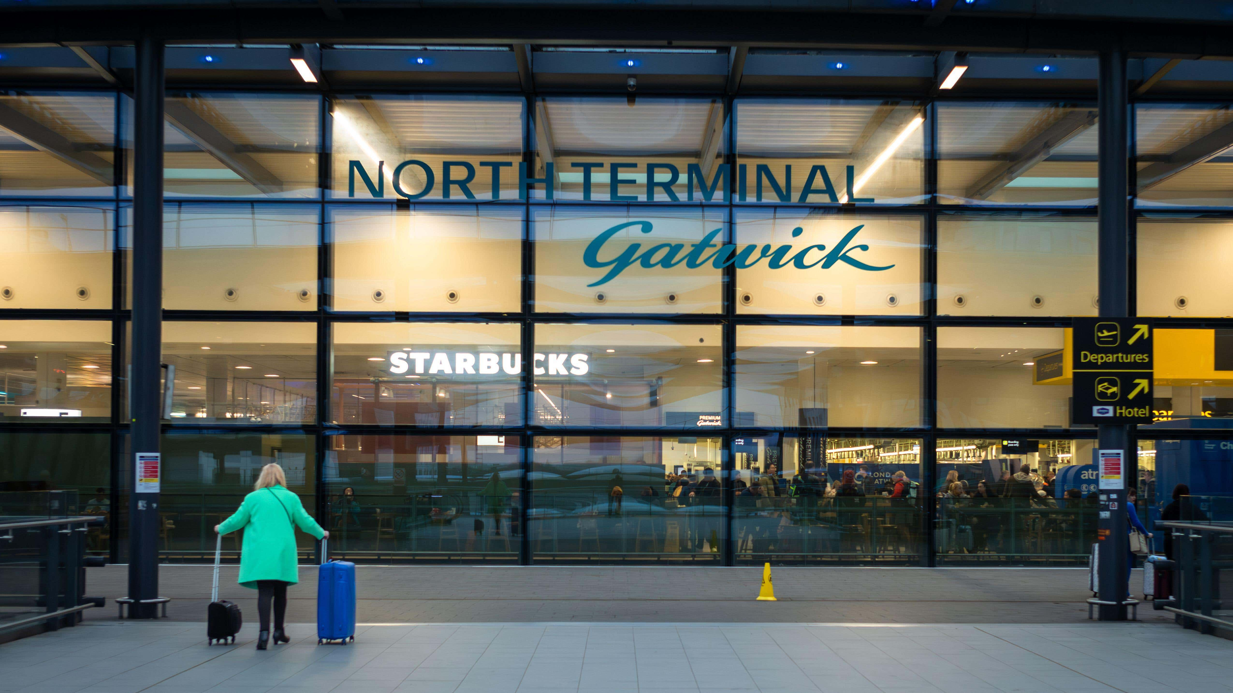 Gatwick raises drop-off fee by 43% to £10 - most expensive in UK