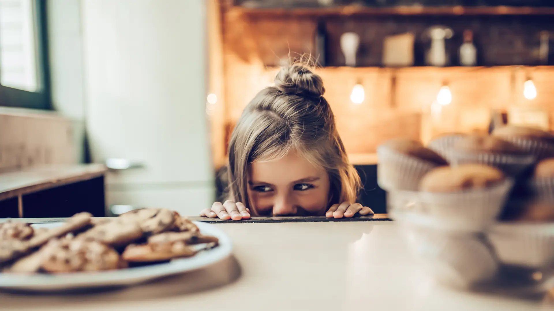 Social media sprawiają, że dzieci jedzą więcej słodyczy i fast foodów