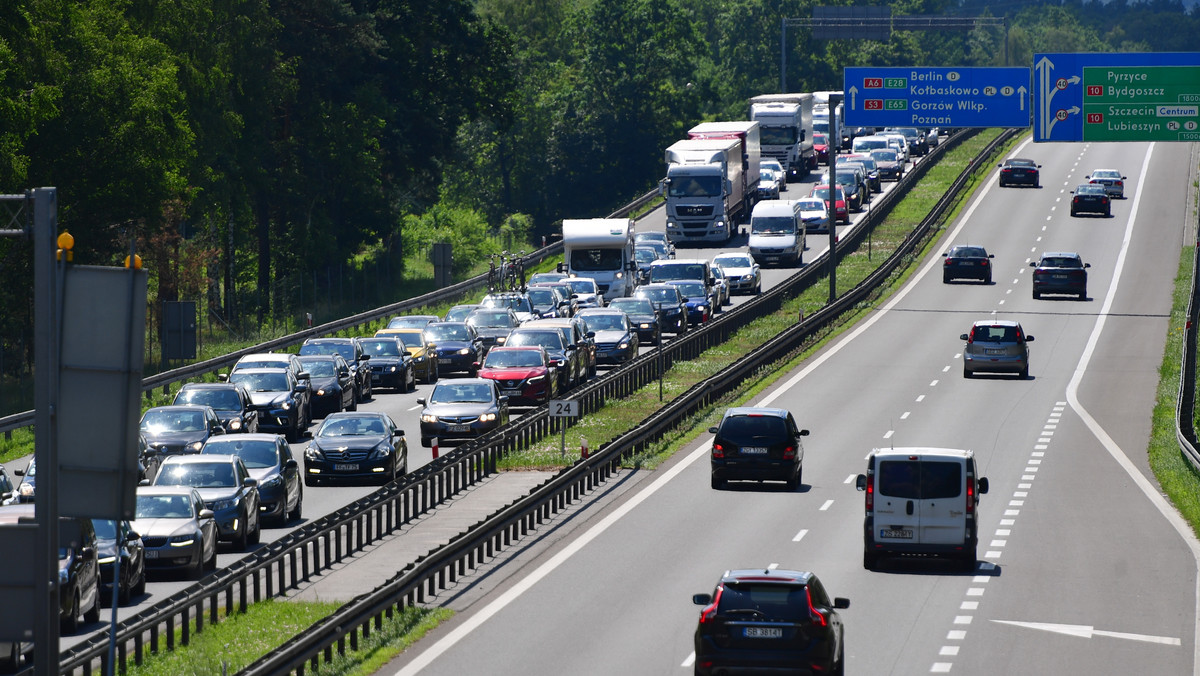 Przejezdna jest już autostrada A1 w kierunku Łodzi pomiędzy węzłami Kowal i Kutno Północ w województwie kujawsko-pomorskim, gdzie zderzyły się dwa samochody osobowe. Trzy osoby zostały ranne - poinformowała GDDKiA.