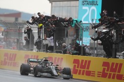 Lewis Hamilton mistrzem Formuły 1. Wyrównał rekord Michaela Schumachera
