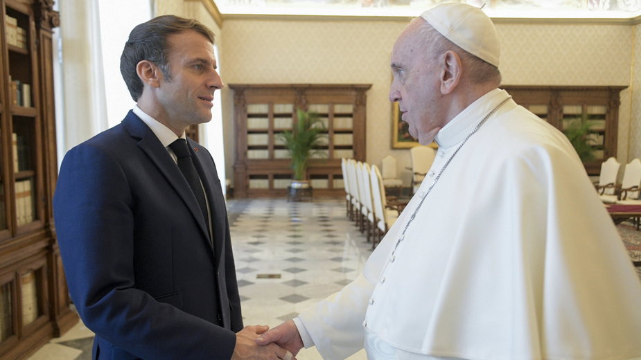 Prezydent Francji Emmanuel Macron oraz Ojciec Święty Franciszek