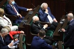 Zaremba: Opozycja liczy, że PiS sobie nie poradzi. A co, jeśli będzie odwrotnie? [OPINIA]