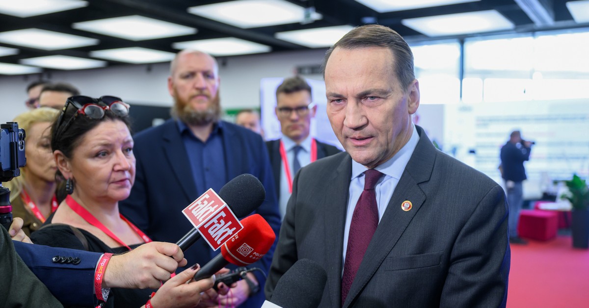 "Sorosist politician". Hungary lashes out at Radosław Sikorski over Ukraine