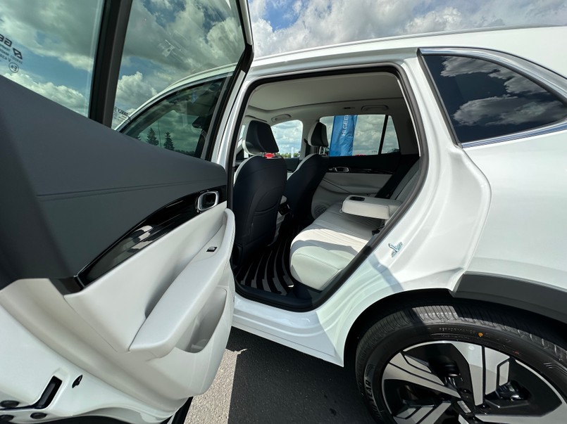 Geely EX5