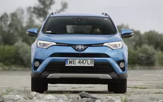 Używana Toyota RAV4 IV – na tym SUV-ie mechanicy dużo nie zarobią! 