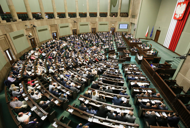 Czarzasty: Człowiek nie musi chodzić na jednym pasku ustaw, które zgłasza PiS albo nieudolnie PO